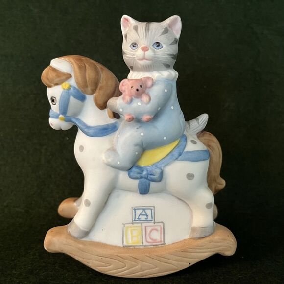 1988 Schmid Kitty Cucumber Rocking Horse Vintage Porcelain Figurine Blue Outift - Picture 1 of 7